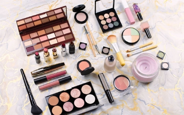 Mặc áo bác sĩ để quảng cáo mỹ phẩm bị phạt đến 20tr 
